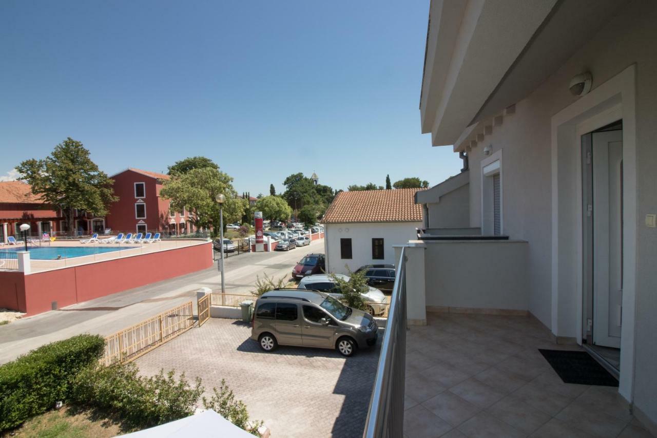 Apartments Luna Sveti Filip i Jakov Dış mekan fotoğraf