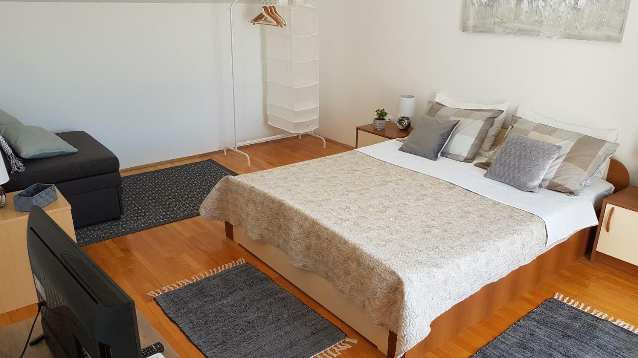 Apartments Luna Sveti Filip i Jakov Dış mekan fotoğraf