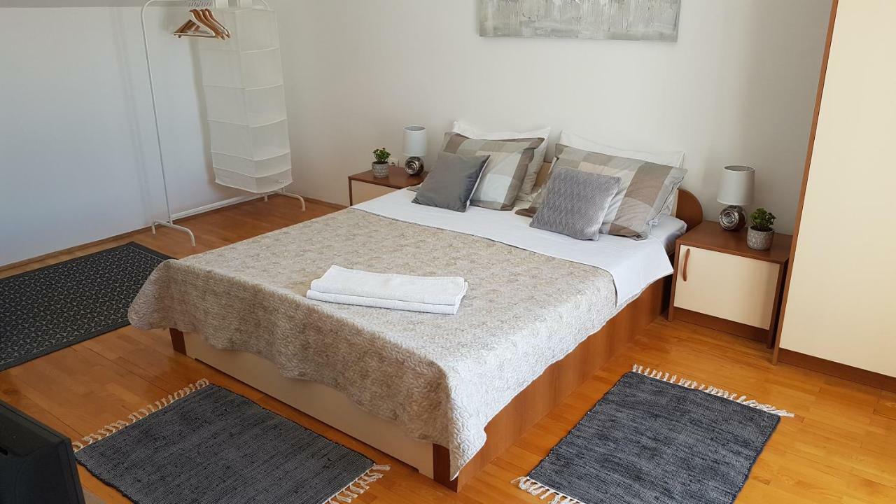 Apartments Luna Sveti Filip i Jakov Dış mekan fotoğraf
