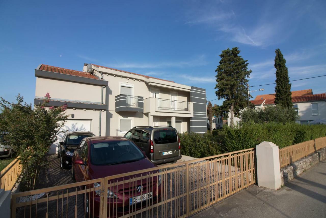 Apartments Luna Sveti Filip i Jakov Dış mekan fotoğraf