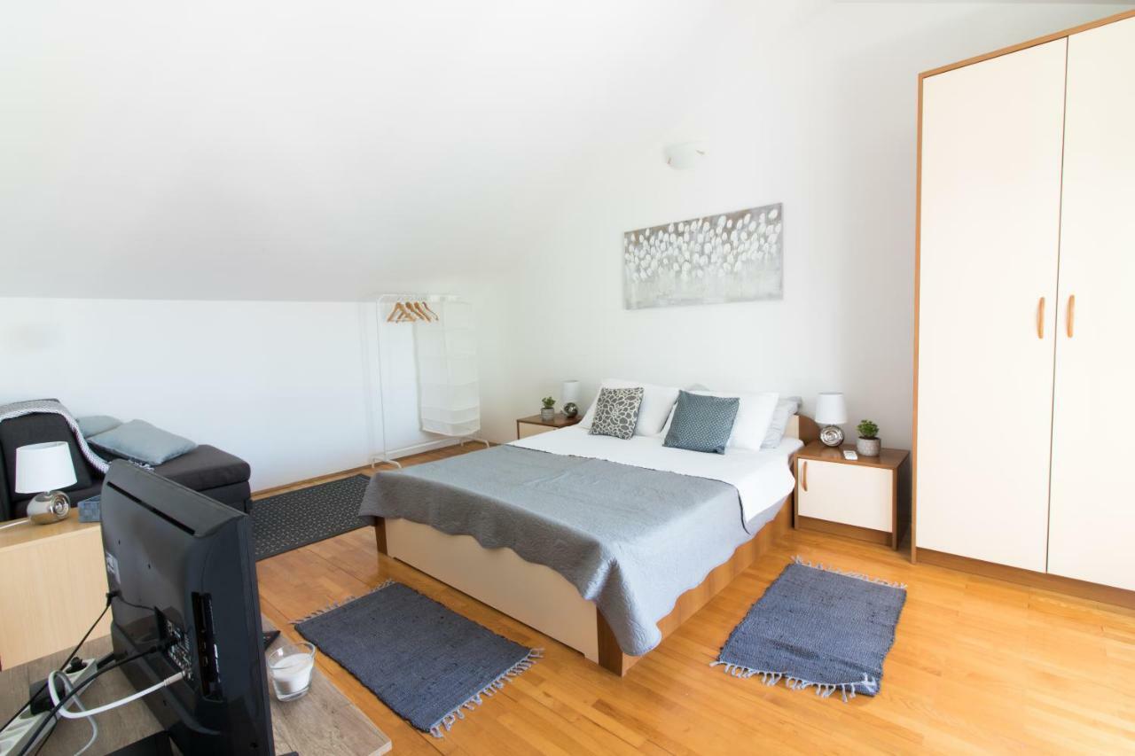 Apartments Luna Sveti Filip i Jakov Dış mekan fotoğraf