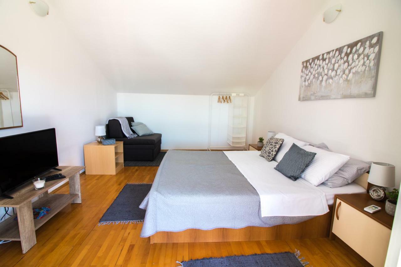 Apartments Luna Sveti Filip i Jakov Dış mekan fotoğraf